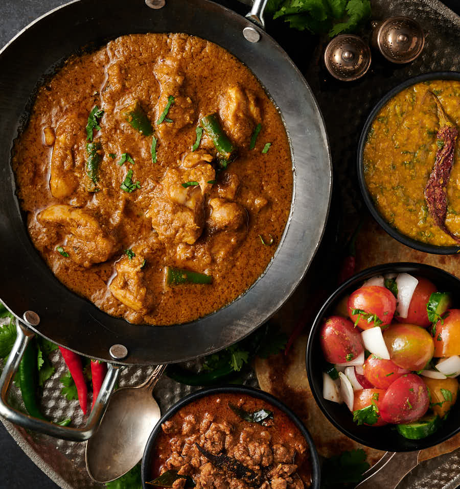 Crafting Hariyali Chicken Curry: Indian Hotel Style Recipe